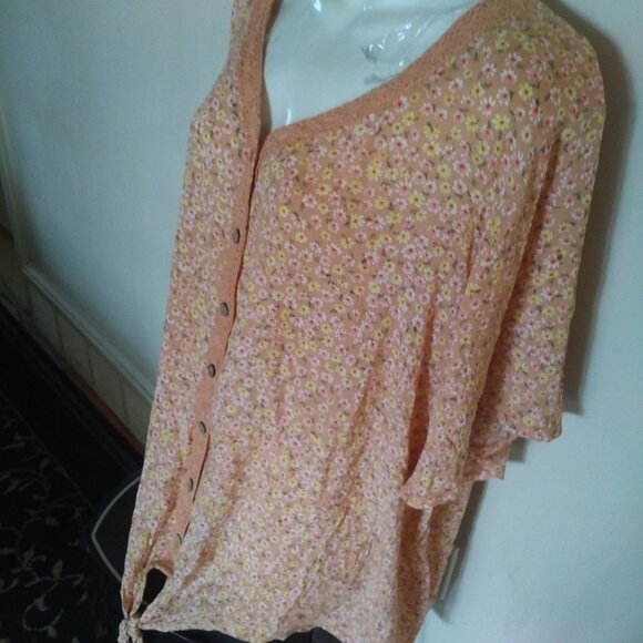💲1⃣▶▶3x peachy orange top Pretty - Picture 6 of 7